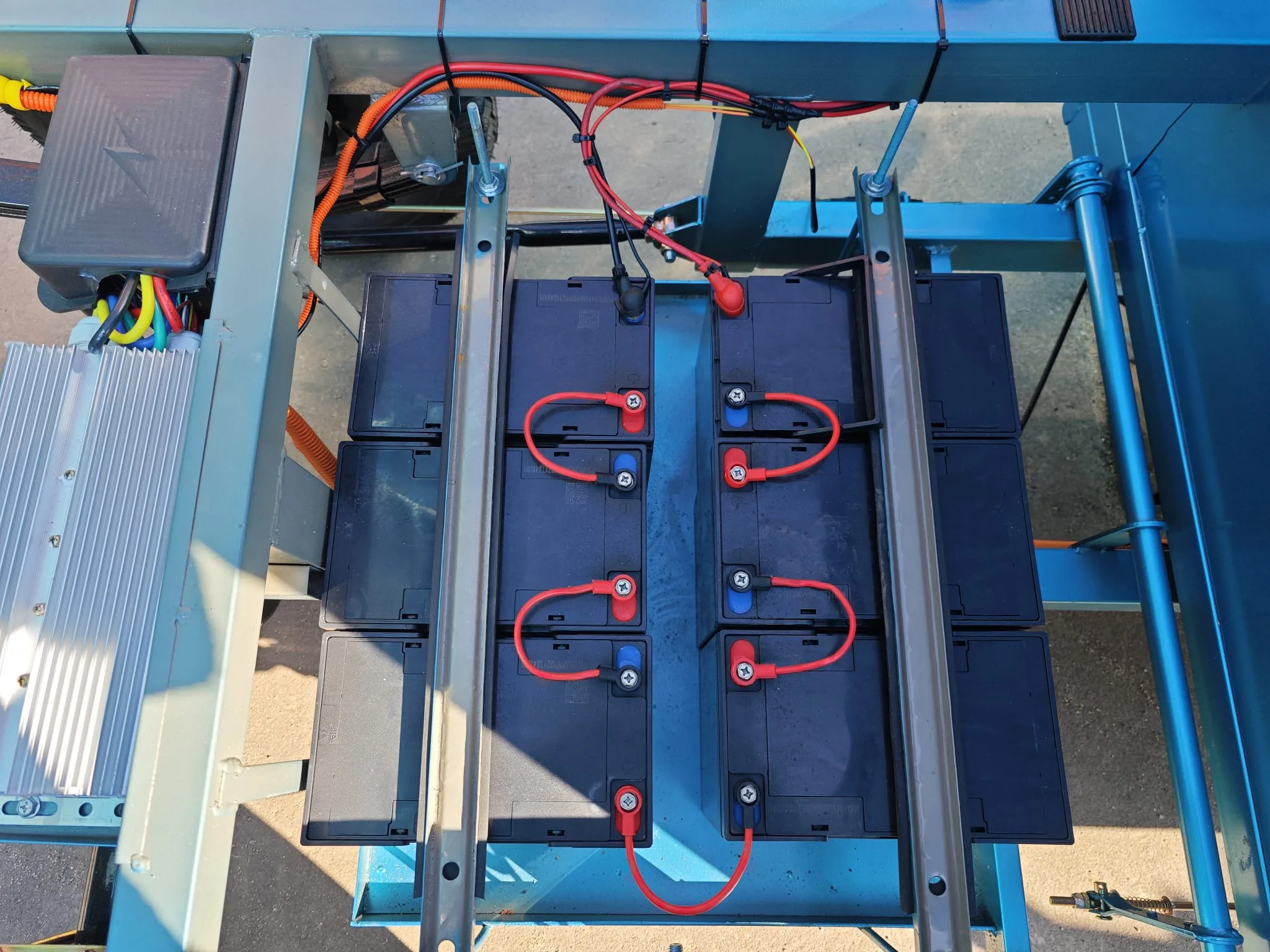 Batteriekabel-angeschlossen.jpg